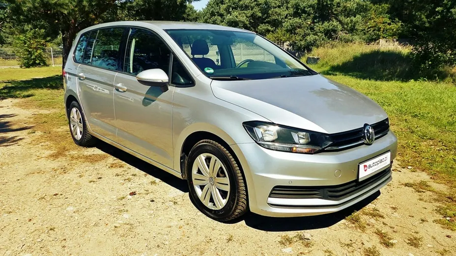 VOLKSWAGEN Touran -