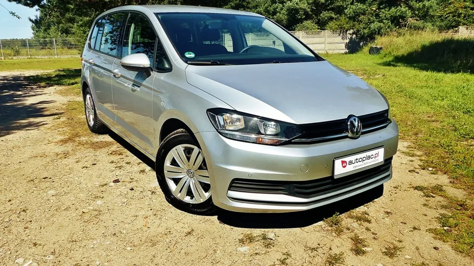 VOLKSWAGEN Touran -
