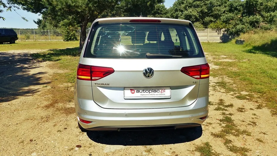 VOLKSWAGEN Touran -