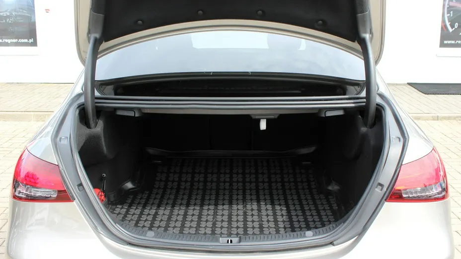 MERCEDES-BENZ E Klasa -