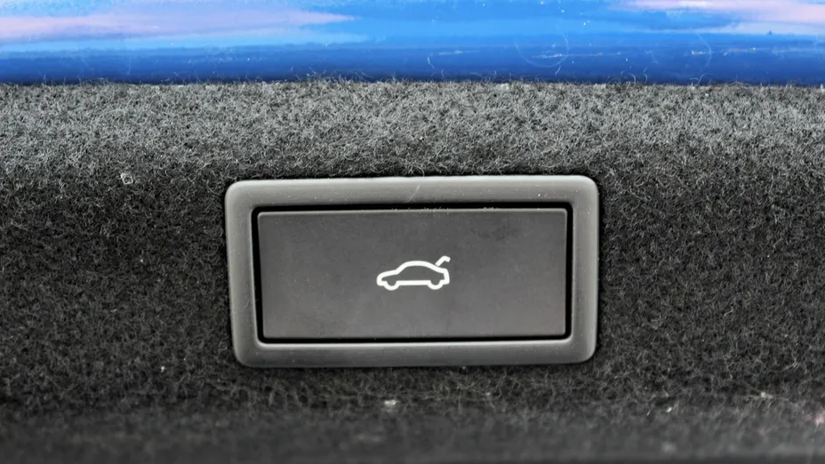 SKODA Superb -