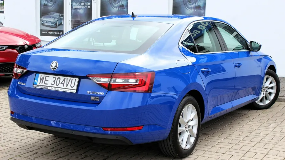 SKODA Superb -