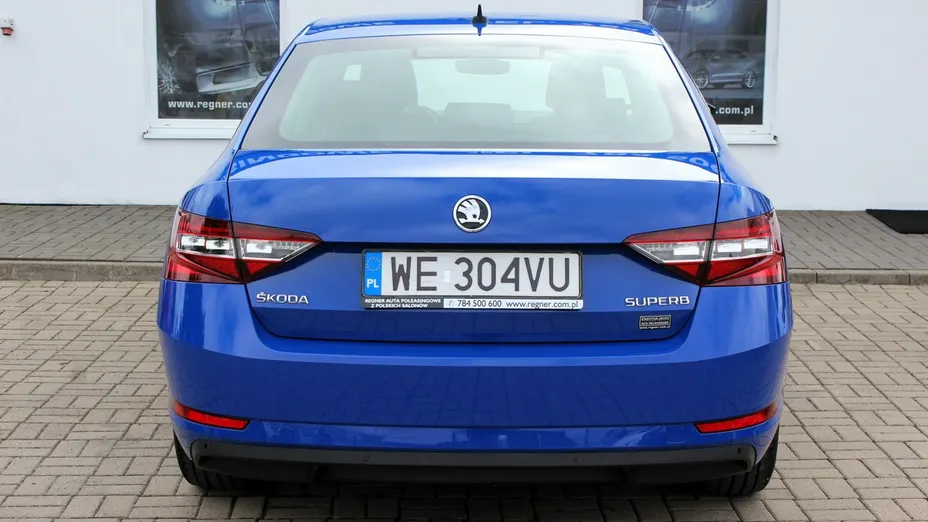 SKODA Superb -
