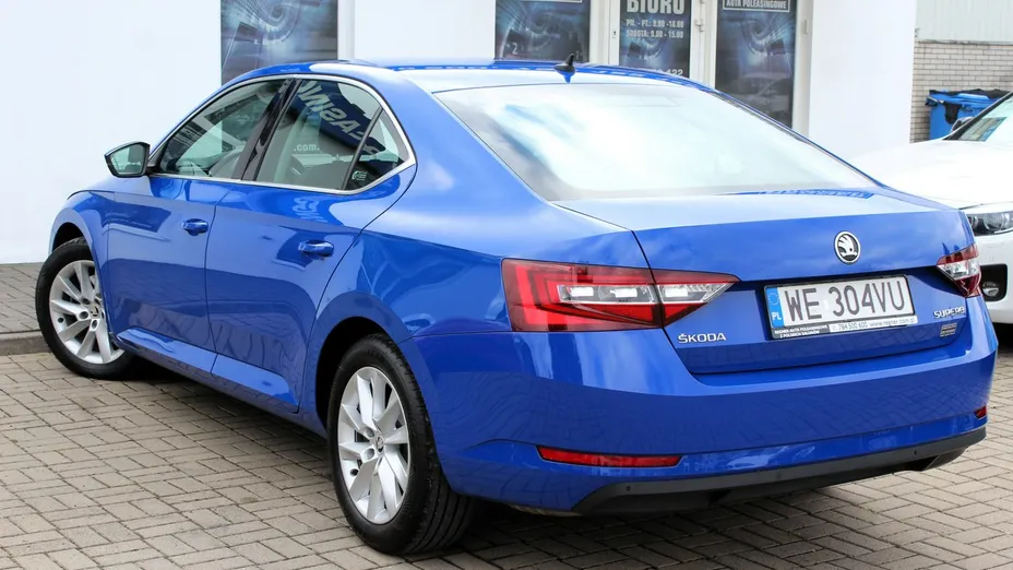 SKODA Superb -