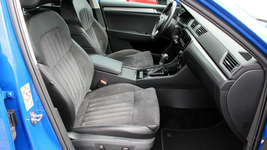 SKODA Superb -
