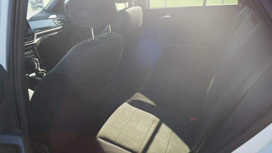 VOLKSWAGEN T-ROC -