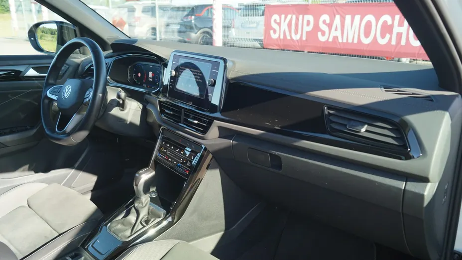 VOLKSWAGEN T-ROC -