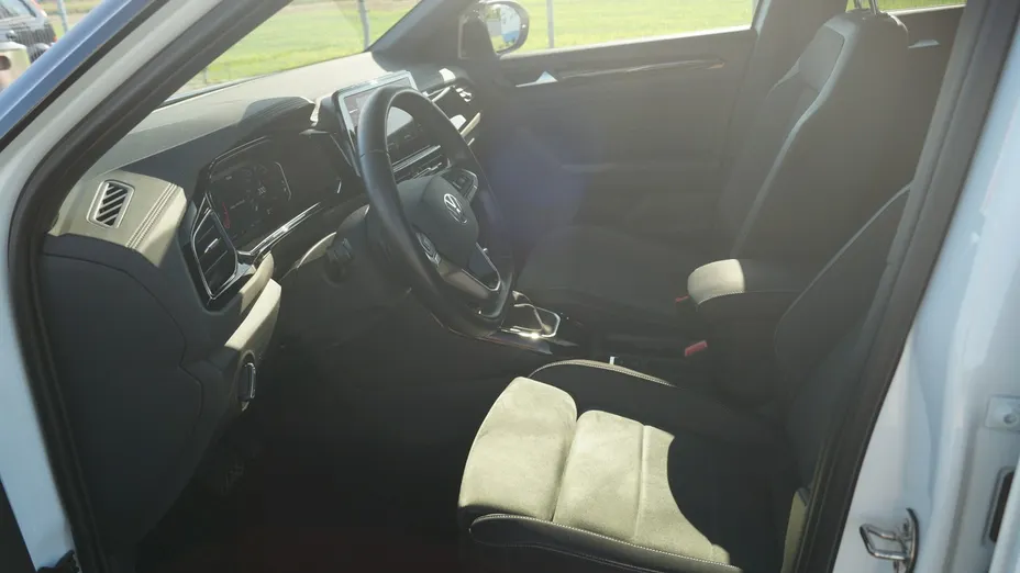 VOLKSWAGEN T-ROC -
