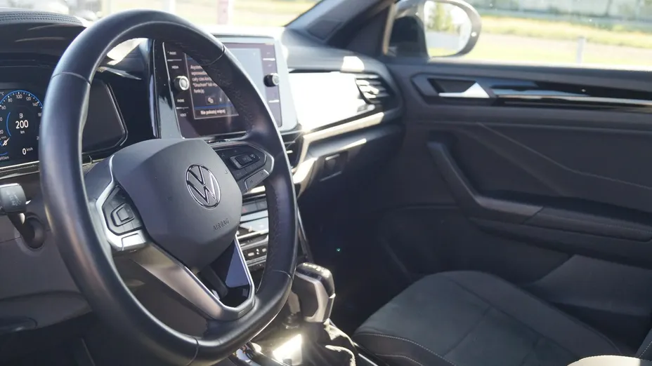 VOLKSWAGEN T-ROC -