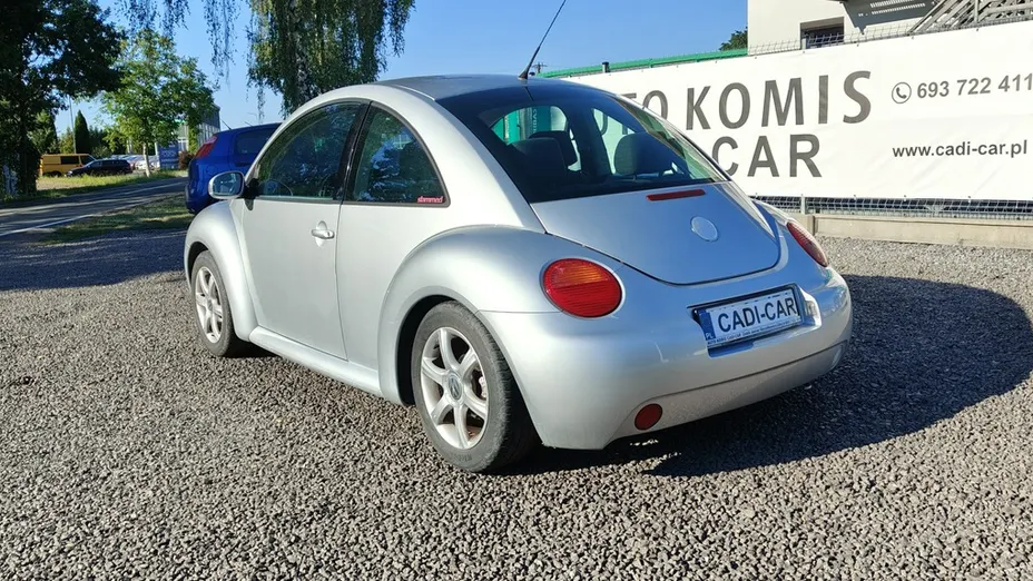 VOLKSWAGEN New Beetle -