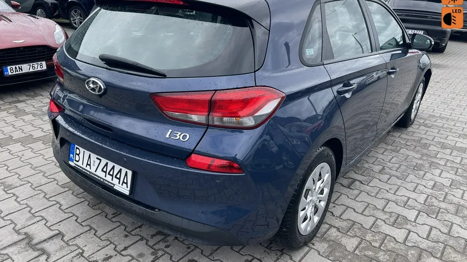HYUNDAI i30 -