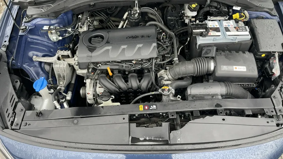 HYUNDAI i30 -