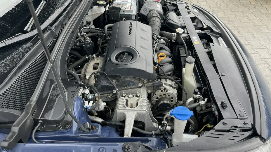 HYUNDAI i30 -