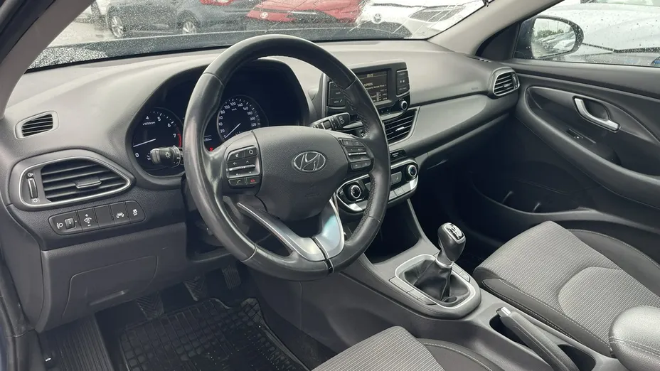 HYUNDAI i30 -