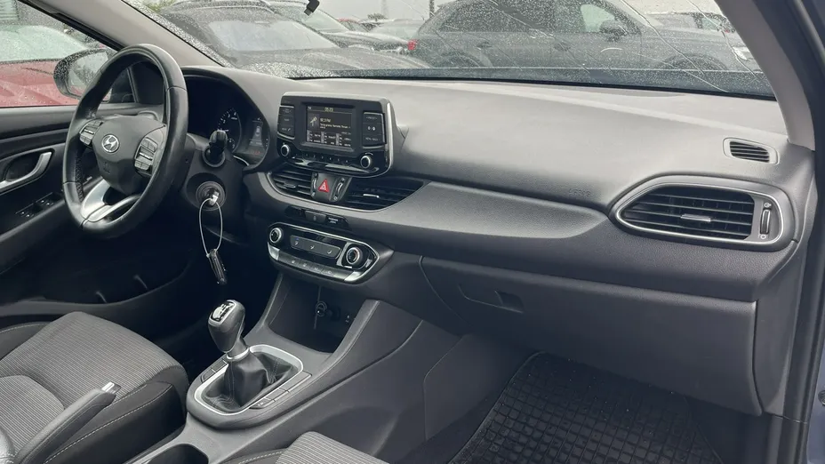 HYUNDAI i30 -