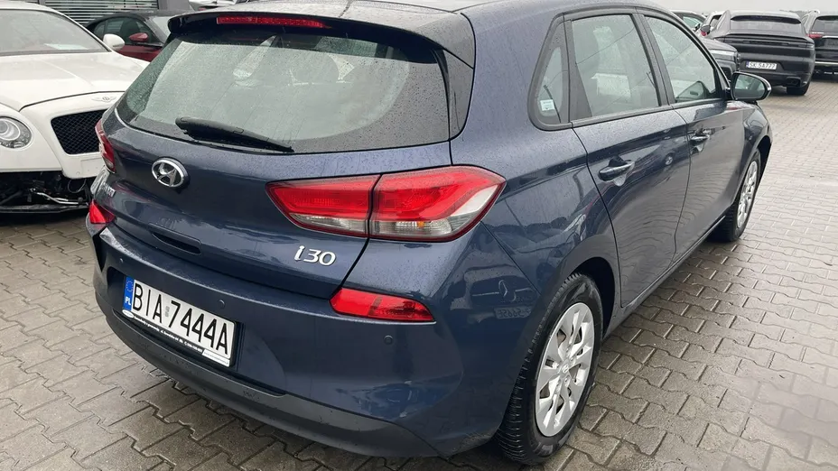 HYUNDAI i30 -