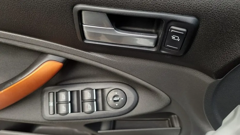 FORD Kuga -