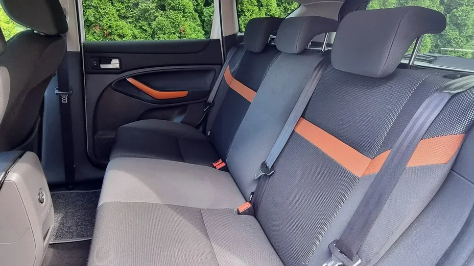 FORD Kuga -