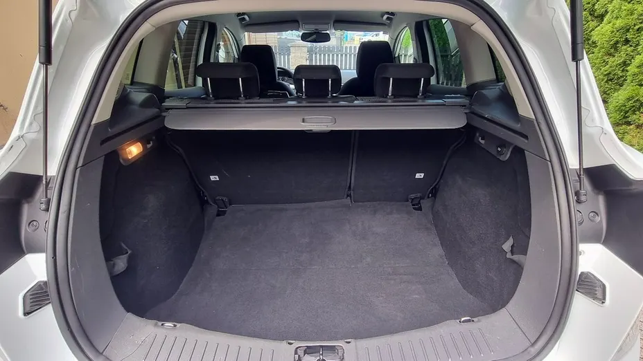 FORD Kuga -