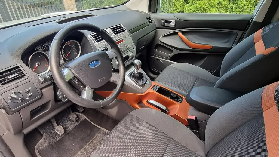 FORD Kuga -