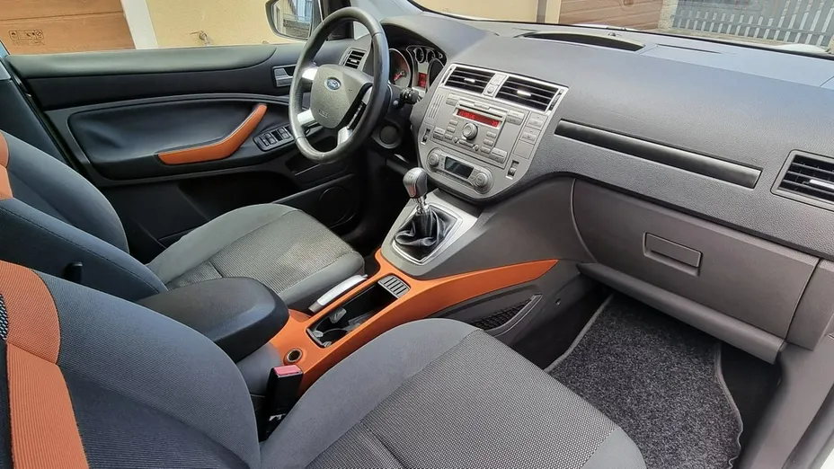FORD Kuga -