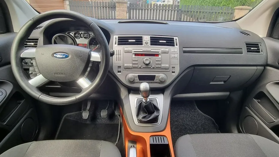 FORD Kuga -