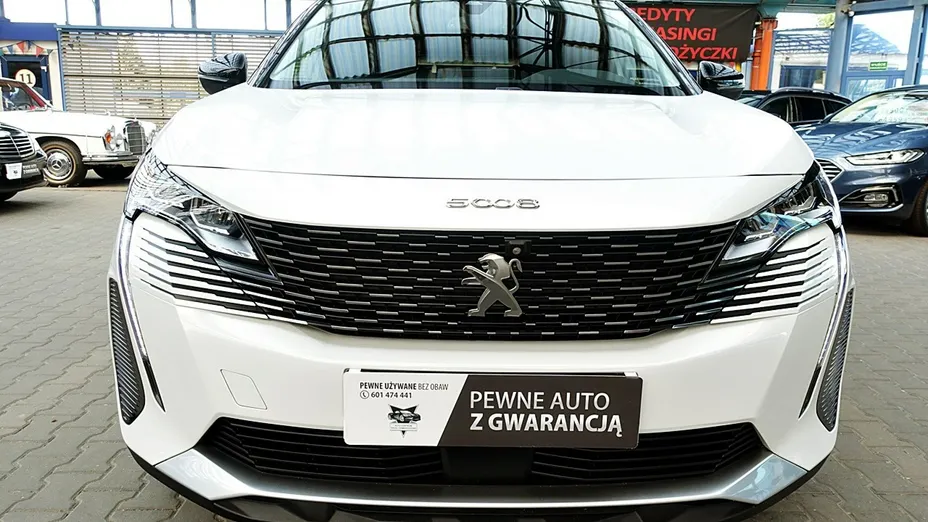 PEUGEOT 5008 -