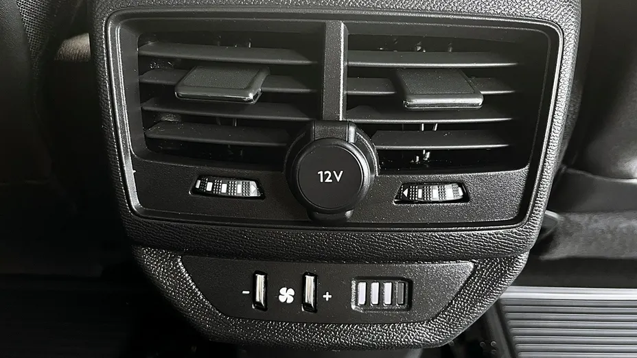 PEUGEOT 5008 -
