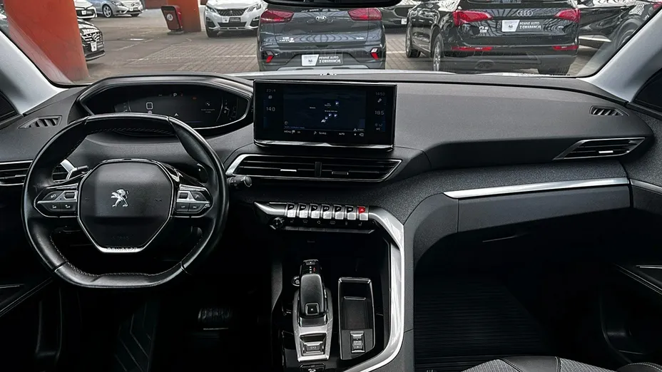 PEUGEOT 5008 -