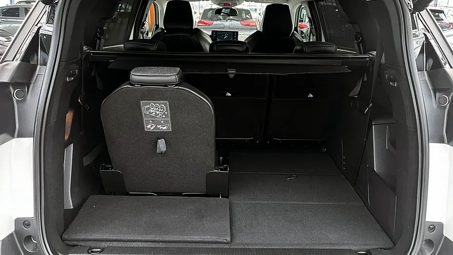 PEUGEOT 5008 -