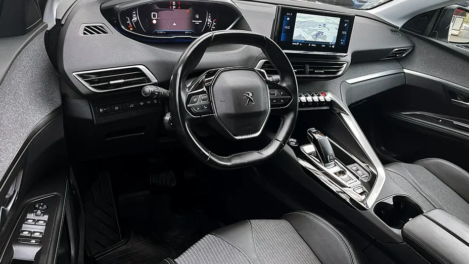 PEUGEOT 5008 -