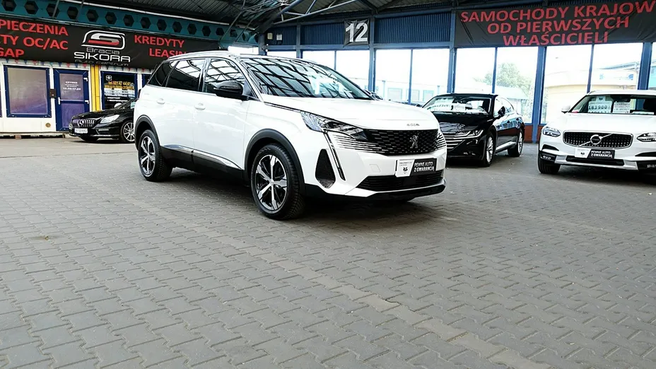 PEUGEOT 5008 -