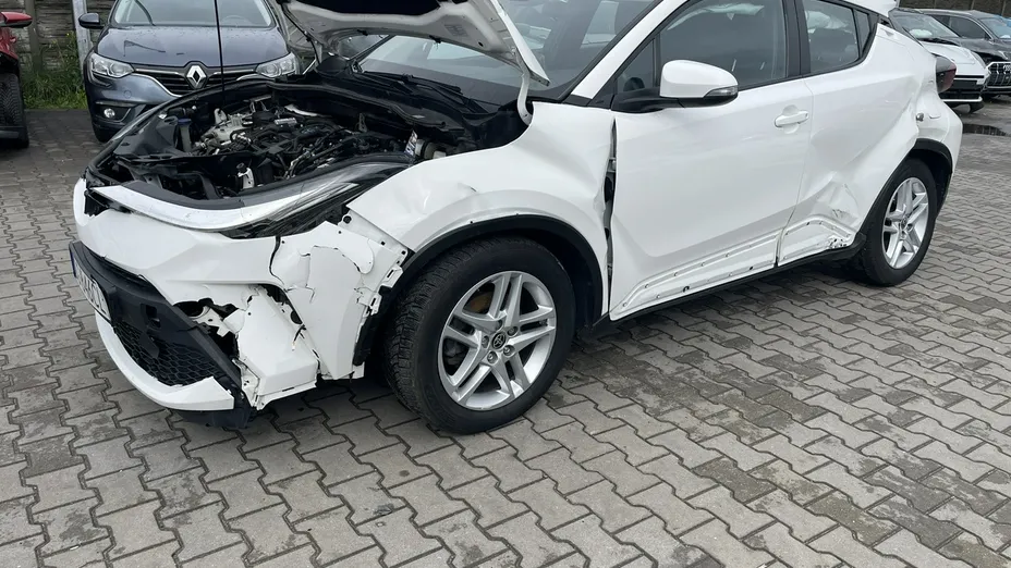TOYOTA C-HR -