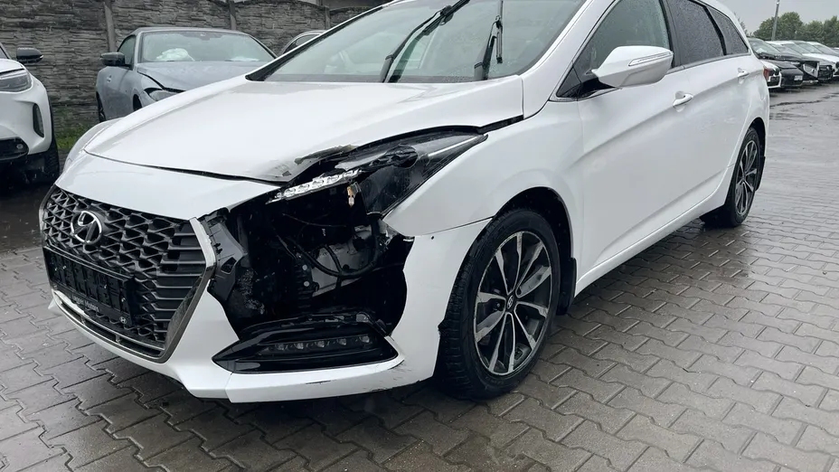 HYUNDAI i40 -