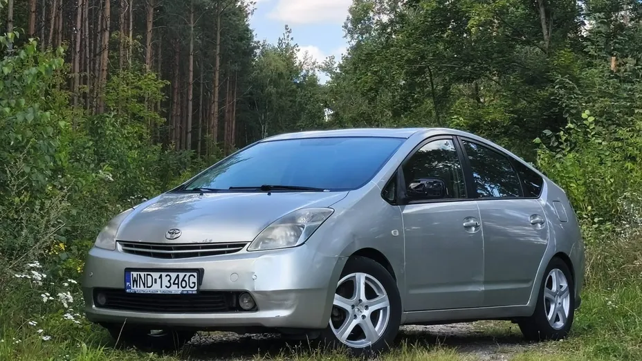 TOYOTA Prius -