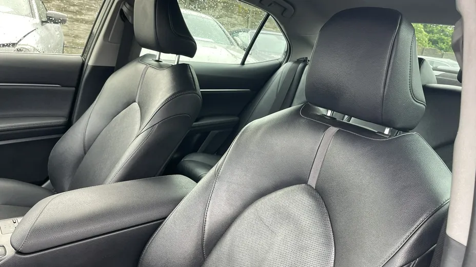 TOYOTA Camry -