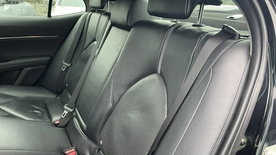 TOYOTA Camry -