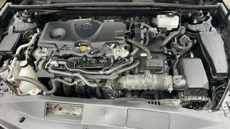 TOYOTA Camry -