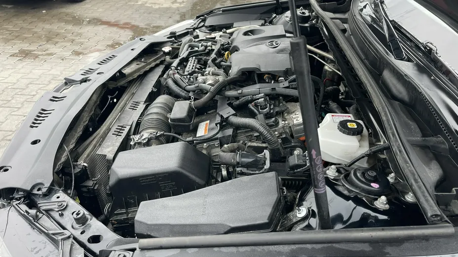 TOYOTA Camry -
