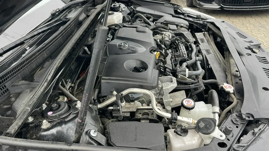 TOYOTA Camry -