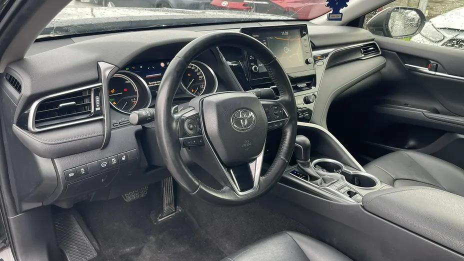 TOYOTA Camry -