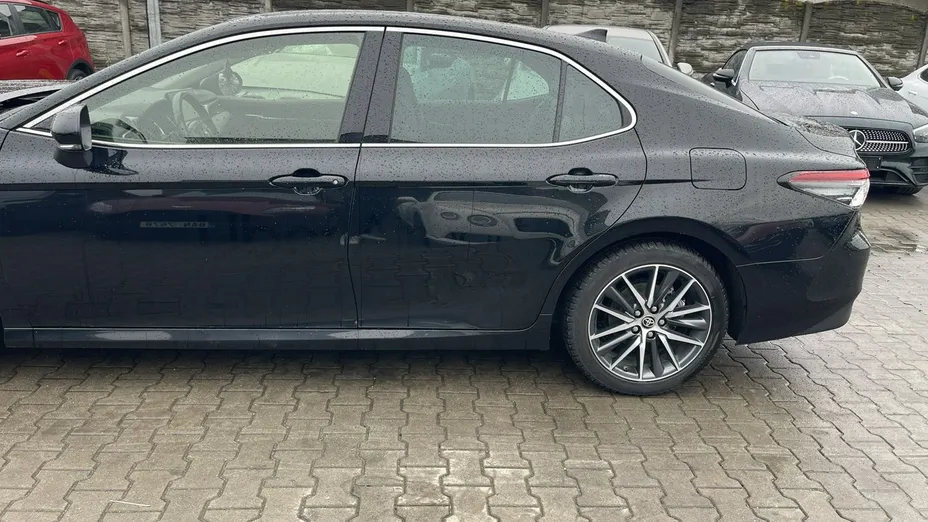TOYOTA Camry -