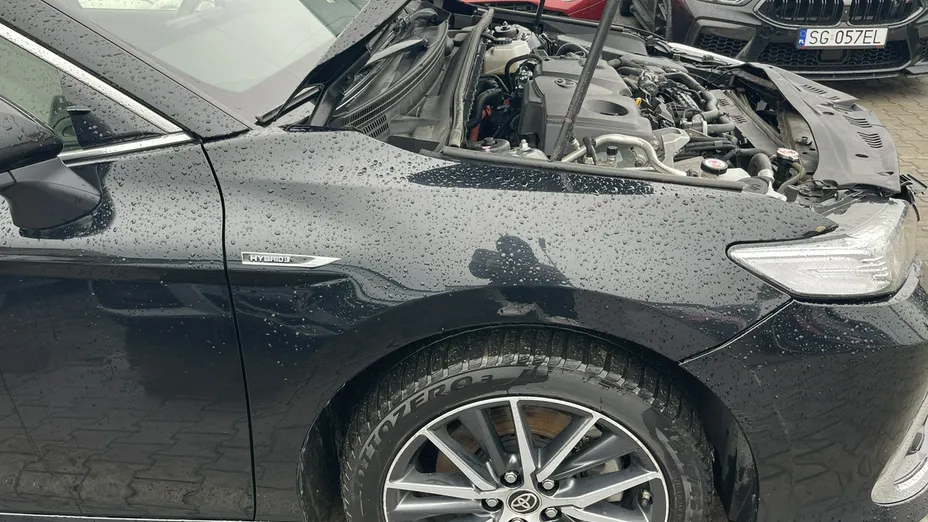 TOYOTA Camry -