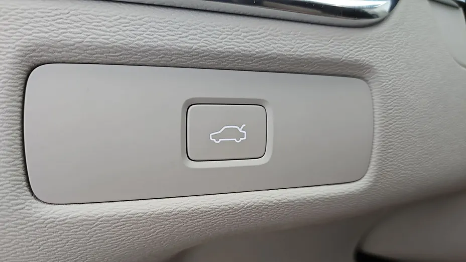 VOLVO XC60 -
