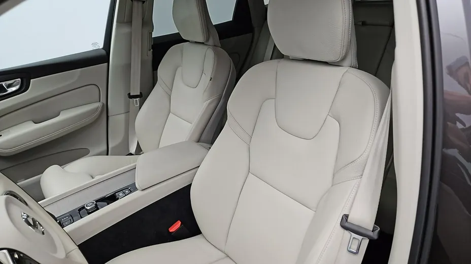VOLVO XC60 -