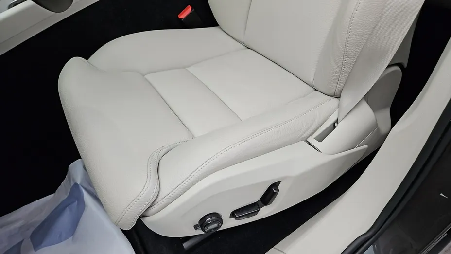 VOLVO XC60 -