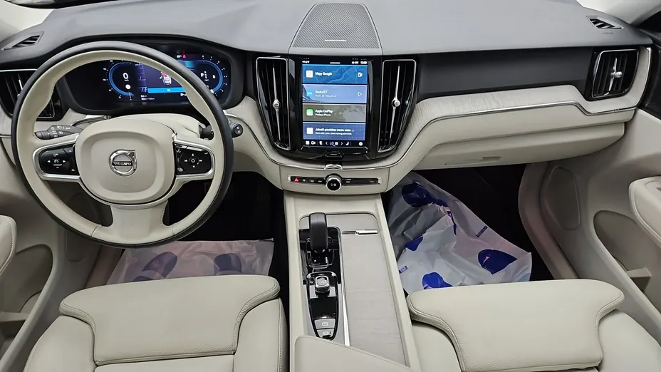 VOLVO XC60 -