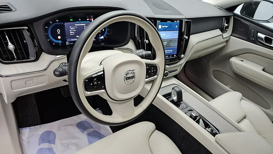 VOLVO XC60 -