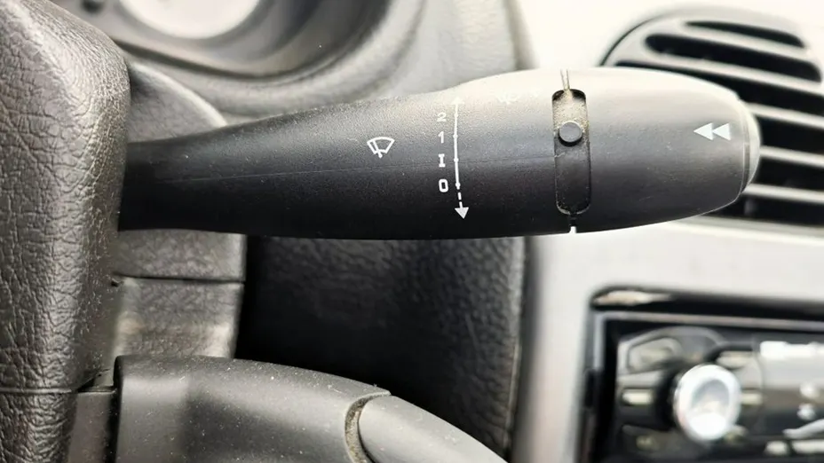 PEUGEOT 206 -