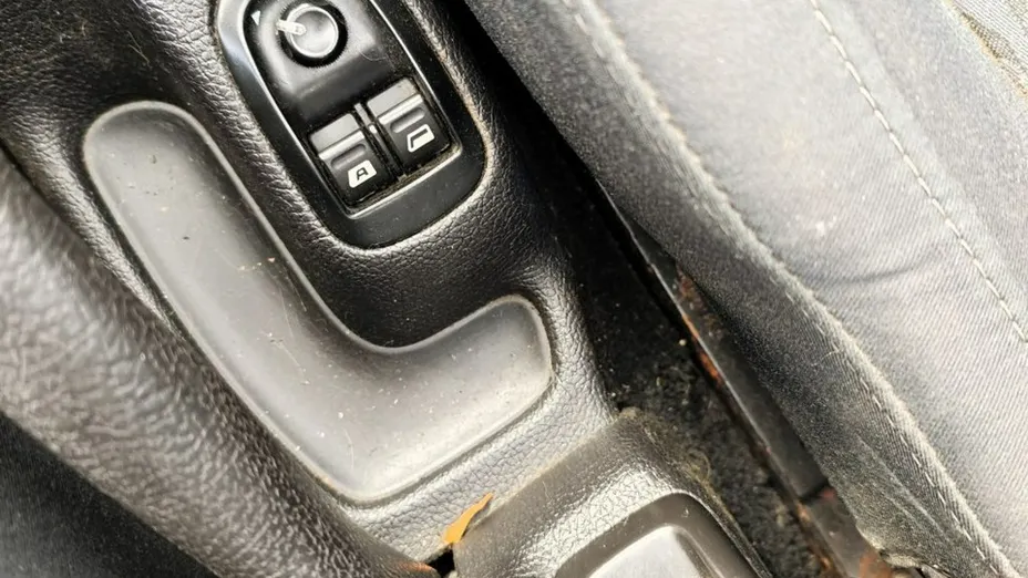 PEUGEOT 206 -